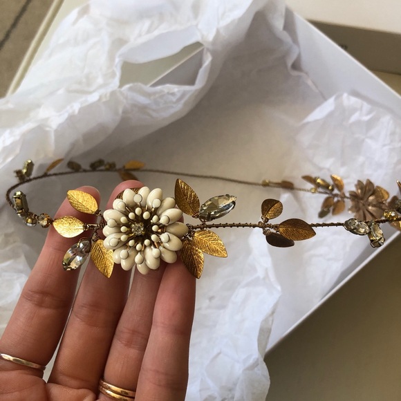 Davie & Chiyo Handmade Bridal Head Piece - Picture 4 of 14